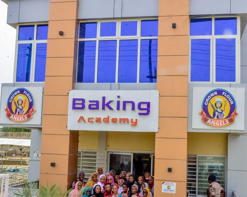 First batch of the Olam baking academy completes their training in Kano state.